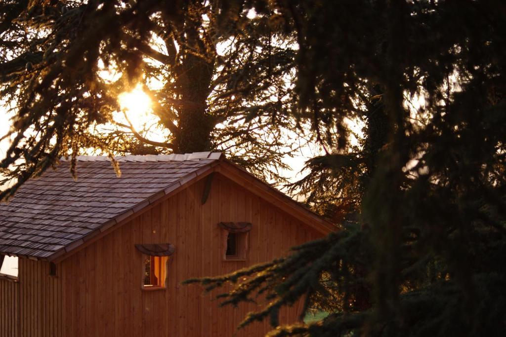 Domaine Des Grands Cedres Bed and Breakfast Cordelle Δωμάτιο φωτογραφία