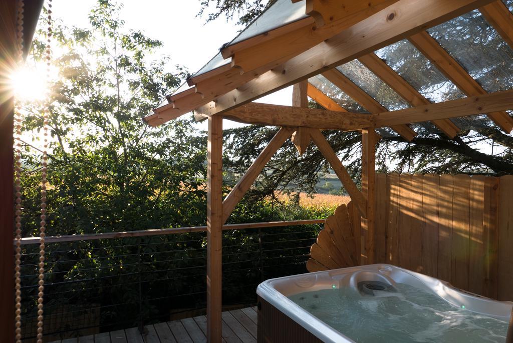 Domaine Des Grands Cedres Bed and Breakfast Cordelle Εξωτερικό φωτογραφία