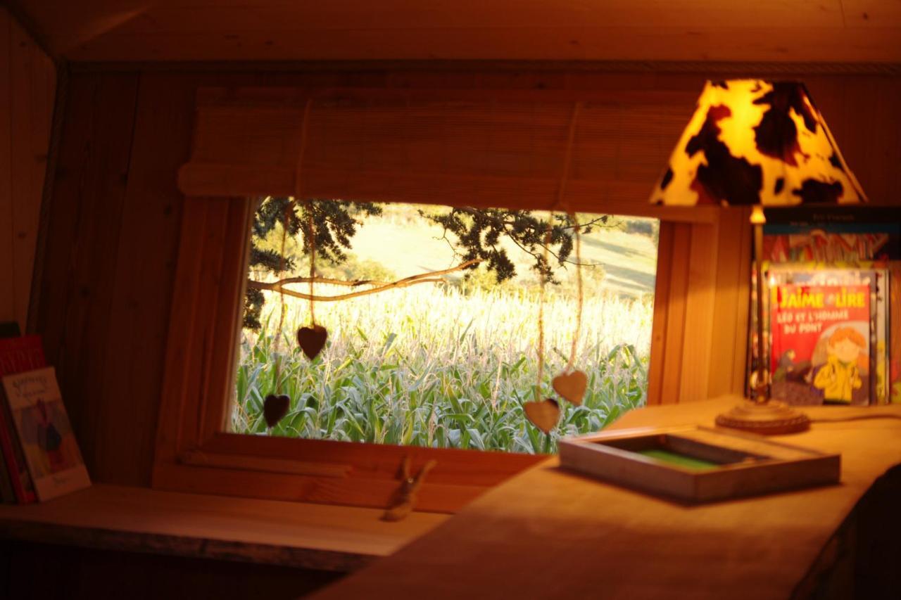 Domaine Des Grands Cedres Bed and Breakfast Cordelle Δωμάτιο φωτογραφία
